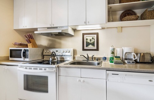 Kailua-Kona Condo | Kona Makai 2-102 Beautifully appointed, Ground Floor, Wifi, AC!