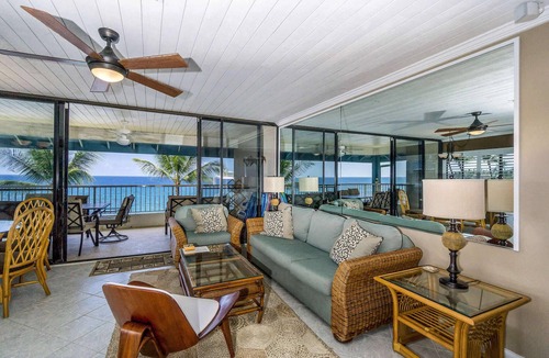 Historic Kailua Village Condo | Kona Reef #D31 | Lanai w/Coastal Views