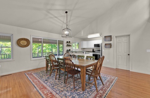 Sunset House | Lake Keowee Retreat Swim Deck Boat Slip Sleeps 12 Pet Friendly