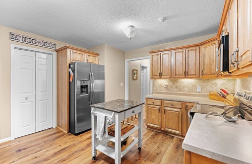 Northport House | Lake Tuscaloosa Waterfront Home -great for friends, families, and Bama parents!