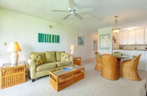 Kihei Condo | Lanai to Lawn Steps from the Beach! Kitchen Ease, WiFi, AC–Kamaole Sands 10112