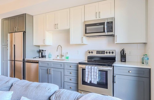 Ithaca Apartment | Landing | Spectacular Studio, Gym