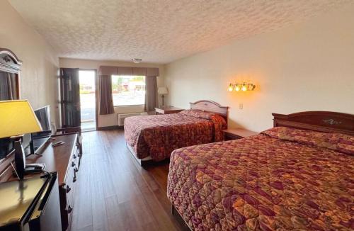 Sevierville Hotel | Landmark Inn On The River Sevierville