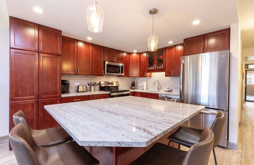 Kihei Condo | LARGE LANAI-TWIN MURPHY BEDS IN LIVING ROOM-AC-METICULOUS CLEANING