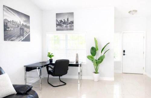 North Las Vegas House | Las Vegas Family-Friendly 3BR Home Sleeps 6 Crib Included