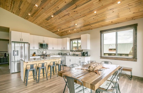 Twin Creek Village House | Last-Min Summer Escape! 15% Off Your August Stay. Must Book By 8/17/26.