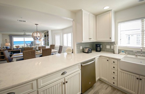 Shell Island Condo | Lavish 3BR/3BA oceanfront condo with amazing views and community amenities!