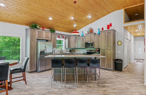 Jasper House | Lazy Daze - Located conveniently near Duncan Bridge Marina