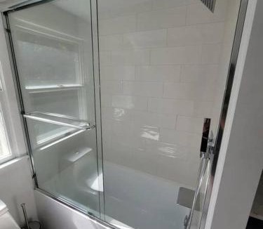 Middletown House | Little Creek Retreat Private hot tub & yard - RIBryan Properties