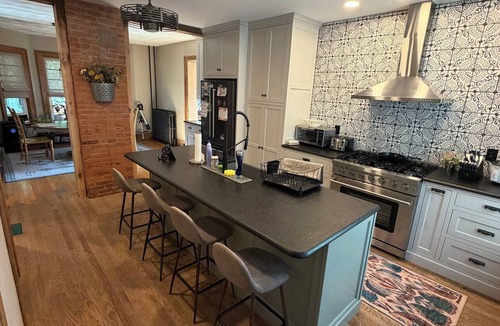 Williamsport House | Little League Getaway - Sleeps 10 - Spacious 4-bedroom, mins from stadium