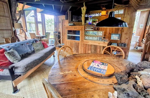 Royal Hawaiian Estates House | Live among the trees In this real-life treehouse!