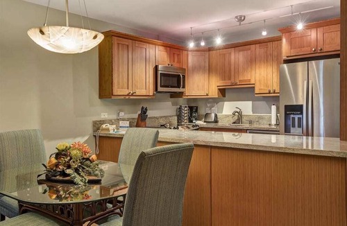 Kihei Condo | Live in Luxe Style w/Modern Kitchen, WiFi, Washer/Dryer–Kamaole Sands 10413