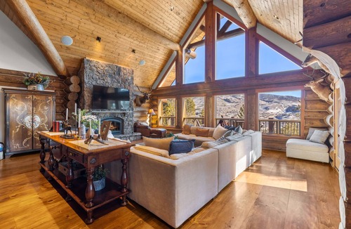 Three Peaks House | Log Masterpiece with 5 Master Suites, Pool Table, Hot Tub