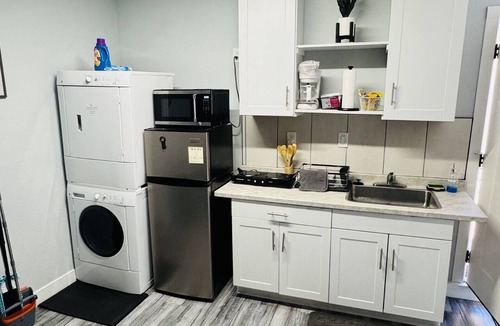 Winchester Apartment | Lovely 1-bedroom studio near near convention center and famous strip