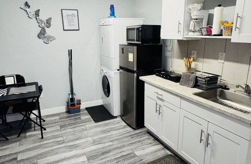 Winchester Apartment | Lovely 1-bedroom studio near near convention center and famous strip