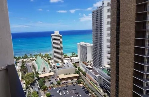 Waikiki Condo | Lovely 1-bedroom w/ocean view, WiFi, AC & FREE Parking