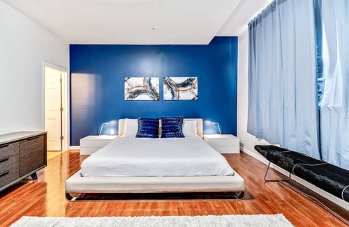 Chinatown Apartment | Lovely 2bd Apt steps from the Convention Center