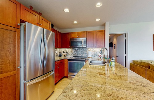 Princeville Condo | Lovely front-row home on Oceans Bluff w/views of Bali Hai, WiFi, pool & hot tub