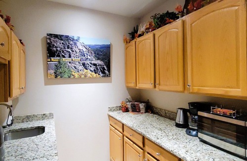 Southwest Colorado Springs House | Lush setting, minutes to downtown Colorado Springs