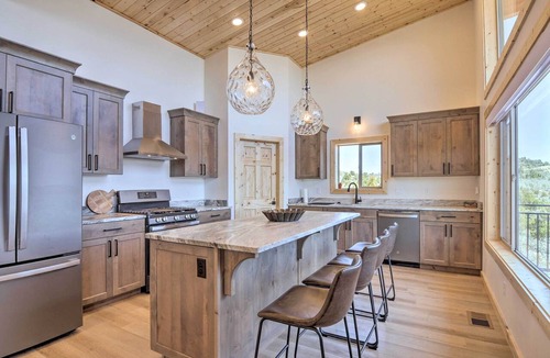 Long Valley Junction Cabin | Luxe Cabin Near Bryce and Zion With Beautiful View
