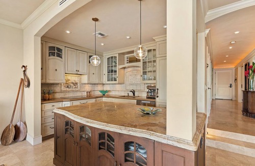 Wailea Condo | Luxurious Beachfront Condo with Modern Amenities - Makena Surf Resort #E-203