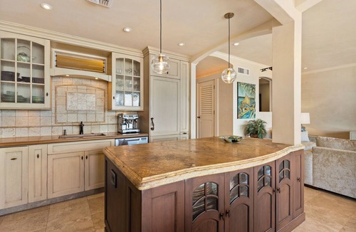 Wailea Condo | Luxurious Beachfront Condo with Modern Amenities - Makena Surf Resort #E-203