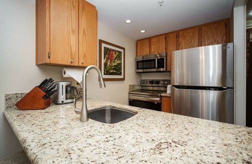 Kaanapali Condo | Luxurious Whaler Studio