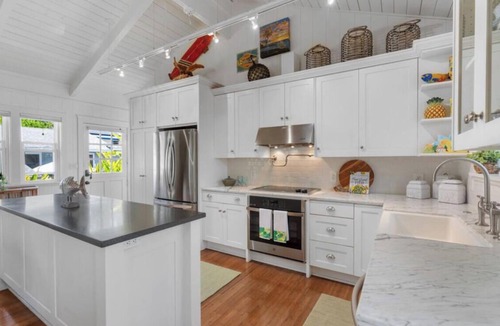 Kailua Cottage | Luxury Beach Cottage in charming Kailua