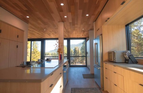 Black Hawk House | Luxury Lakefront Container Home - Sauna, Fishing, Kayaks & Mountain Views