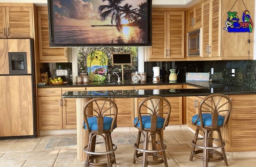 Kailua-Kona Villa | Luxury Oceanfront Private Estate, large family gatherings