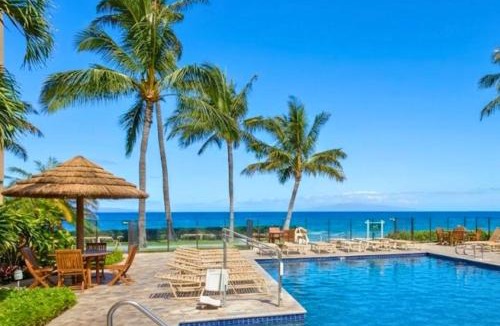 Honokowai Apartment | Mahana Oceanfront 2 BR Sleeps 4 Villas Steps to Beach Complimentary Car with 6 Nights MAH-719 by KBM