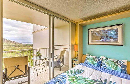 Makaha Condo | Makaha Studio w/Mtn & Ocean Views - 1 Mi to Beach!