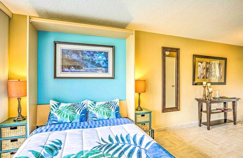 Makaha Condo | Makaha Studio w/Mtn & Ocean Views - 1 Mi to Beach!