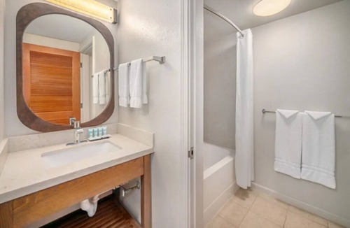 Kahului Hotel | Make Your Trip More Enjoyable! 4 Relaxing Units, Outdoor Pool, Oceanfront!