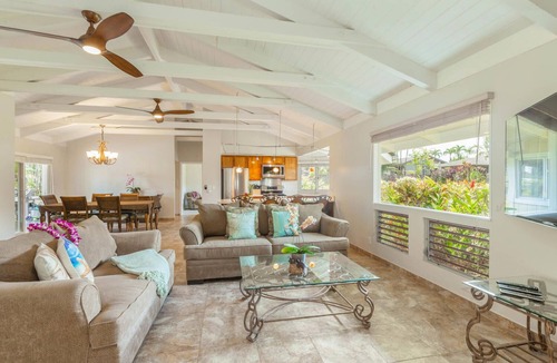 Princeville House | Mala Hale: Elegant Gardenview Home w/Spa, AC, & Serene Lanai w/BBQ - Mala Hale