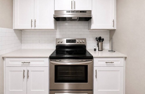 Shannon Apartment | Maple & Main Hoover | Modern 2BR Escape 2E
