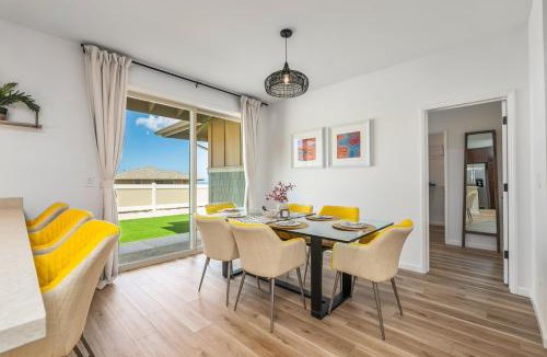 Makaha Valley House | Marbella Lane - 7BR home w Mountain Ocean Views