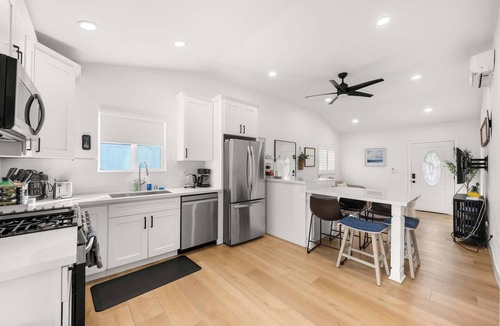 Compton House | @ Marbella Lane - Cityside Haven w/Touch of Charm