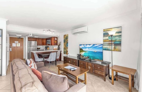 Waikiki Apartment | @ Marbella Lane Scenic Ocean & Lagoonview Studio