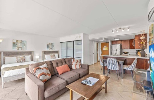 Waikiki Apartment | @ Marbella Lane Scenic Ocean & Lagoonview Studio