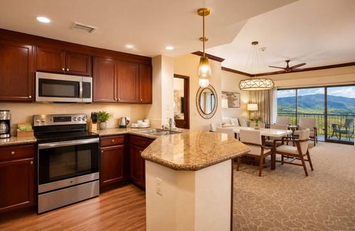 Ko Olina Resort | Marriott's Beachfront KoOlina Resort + Marriott's Resort Amenities Included