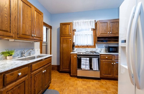 Cascade Cabin | Martindale Manor | Historic Mountain Retreat w/Hot Tub & Game Room