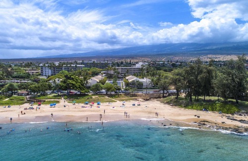 Kihei Condo | Maui Banyan- 1BR Garden View - Full Kitchen/Beach across the street/Free Parking