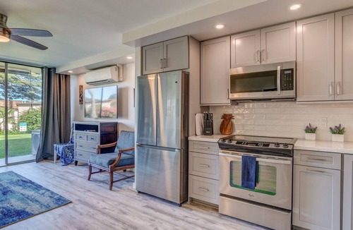 Napili Condo | MAUI BEAUTY ~ Tropical Napili Bay Lahaina CONDO ~1BR King ~ Kitchen ~ AC!
