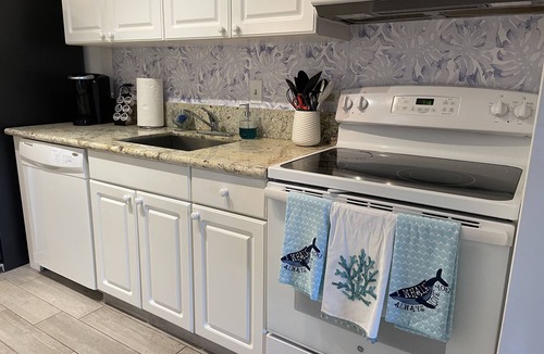 Kaanapali Condo | Maui Eldorado Beach Cabana, Snorkel Black Rock, Walk to Whalers, and Golf
