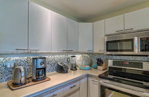 Kihei Condo | Maui Kamaole D-109 Ground Floor Unit Beach Style, Full A/C, Kamaole III Beach