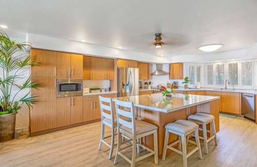 Historic Lahaina Front Street House | Maui Oceanfront 3 Bedroom Townhome Sleeps 8