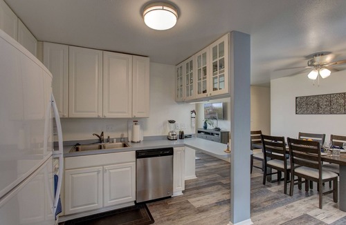 Hilo House | Minutes from Downtown Hilo, Sleeps 6