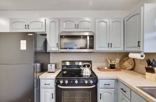 East Stroudsburg House | Modern 3BR,Game Room , FirePit& 15 mins away from Ski Resort