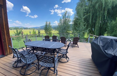Cerise Ranch House | Modern and Spacious 6-bedroom home on 4 acres in Carbondale. Spectacular views!